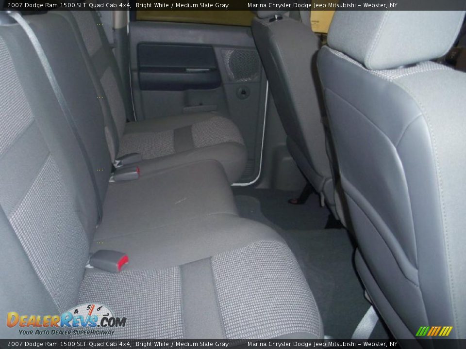 2007 Dodge Ram 1500 SLT Quad Cab 4x4 Bright White / Medium Slate Gray Photo #17