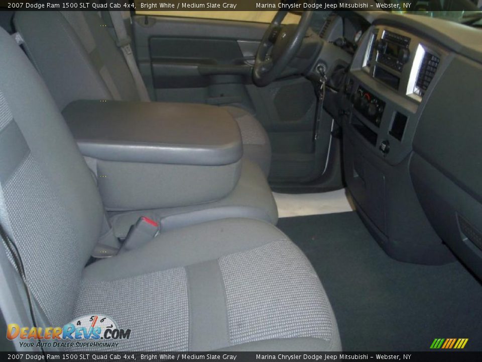 2007 Dodge Ram 1500 SLT Quad Cab 4x4 Bright White / Medium Slate Gray Photo #19