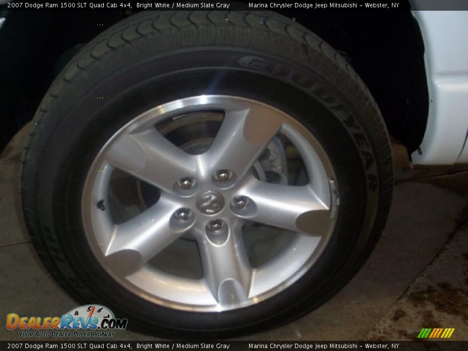 2007 Dodge Ram 1500 SLT Quad Cab 4x4 Bright White / Medium Slate Gray Photo #20
