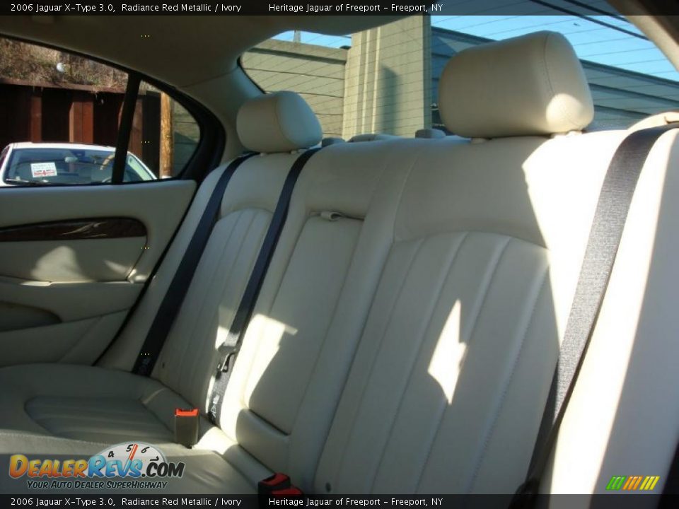 2006 Jaguar X-Type 3.0 Radiance Red Metallic / Ivory Photo #16