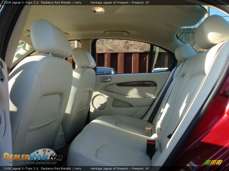 2006 Jaguar X-Type 3.0 Radiance Red Metallic / Ivory Photo #17