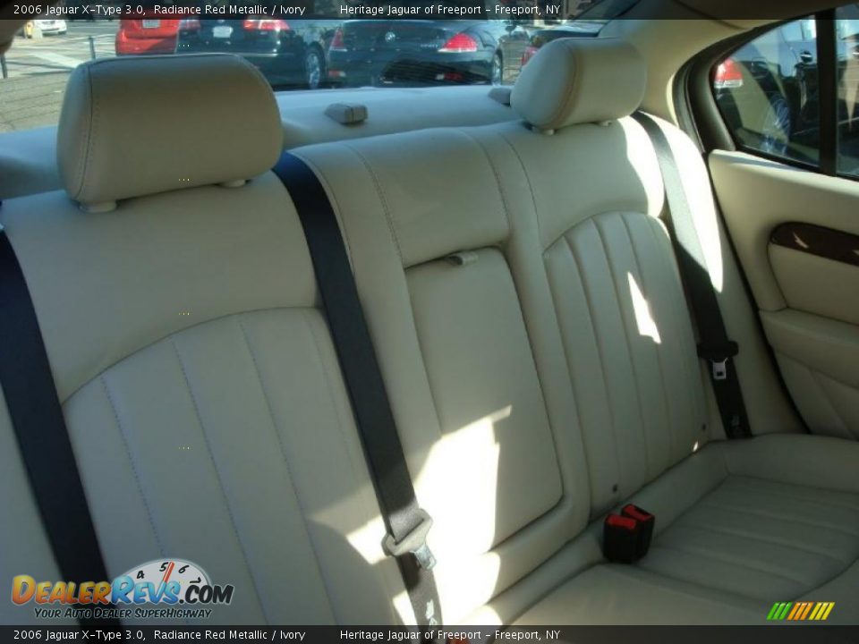 2006 Jaguar X-Type 3.0 Radiance Red Metallic / Ivory Photo #20