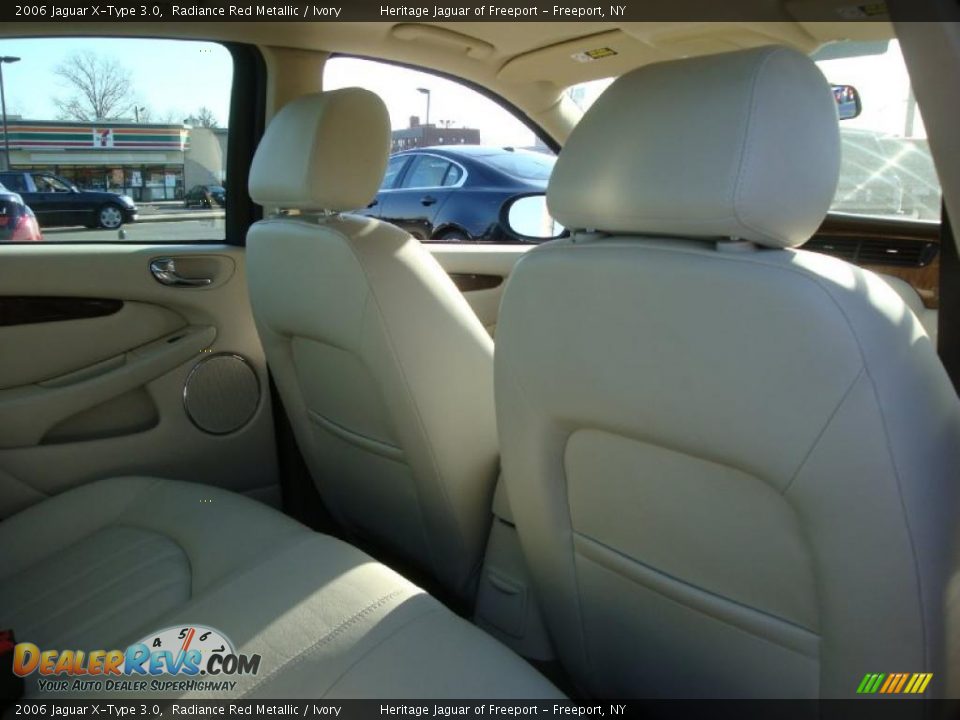 2006 Jaguar X-Type 3.0 Radiance Red Metallic / Ivory Photo #22