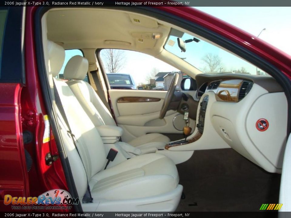 2006 Jaguar X-Type 3.0 Radiance Red Metallic / Ivory Photo #25