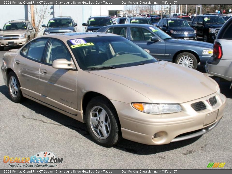 2002 Pontiac Grand Prix GT Sedan Champagne Beige Metallic / Dark Taupe Photo #3
