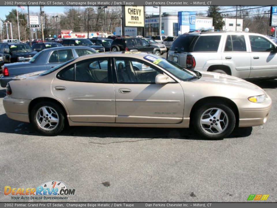 2002 Pontiac Grand Prix GT Sedan Champagne Beige Metallic / Dark Taupe Photo #4