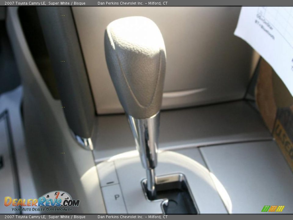 2007 Toyota Camry LE Super White / Bisque Photo #11