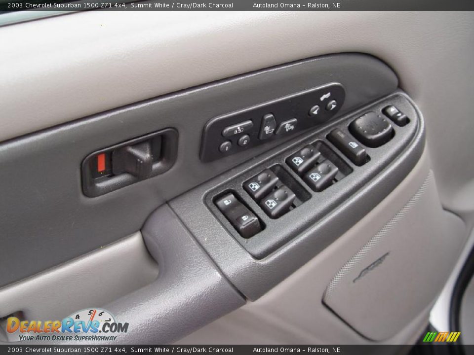 2003 Chevrolet Suburban 1500 Z71 4x4 Summit White / Gray/Dark Charcoal Photo #6