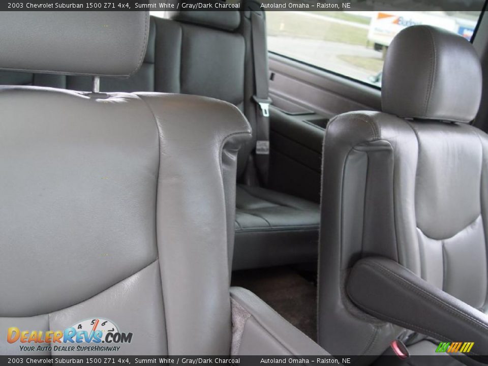 2003 Chevrolet Suburban 1500 Z71 4x4 Summit White / Gray/Dark Charcoal Photo #17