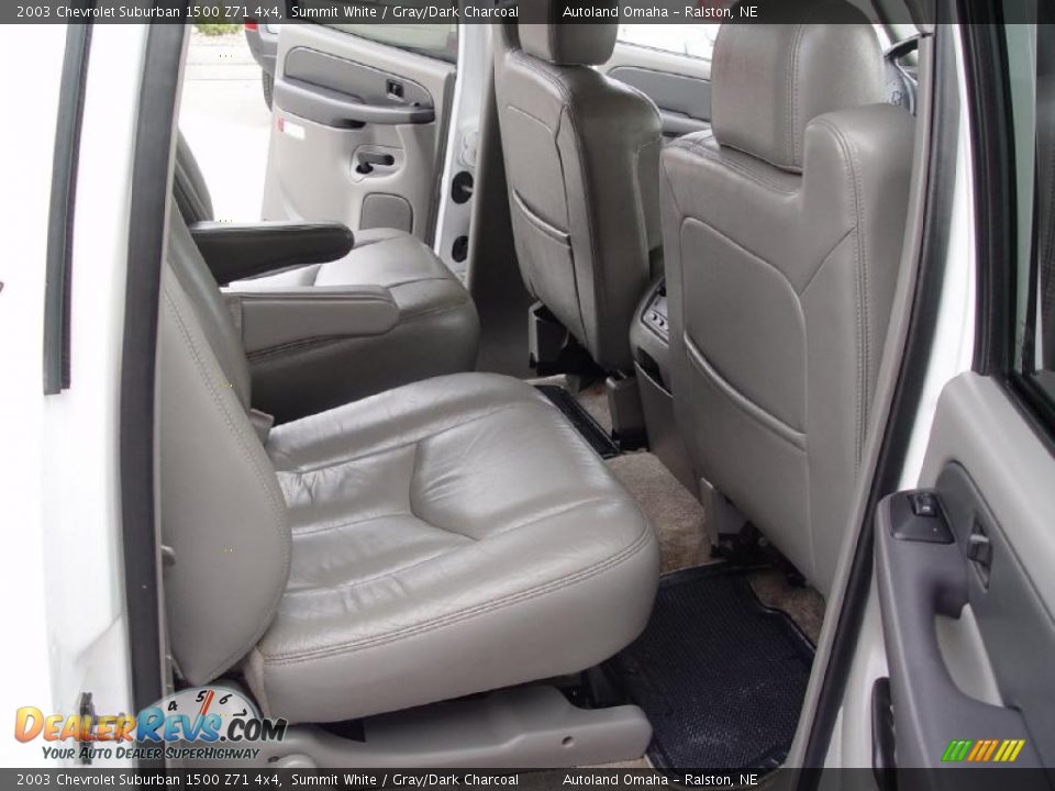 2003 Chevrolet Suburban 1500 Z71 4x4 Summit White / Gray/Dark Charcoal Photo #18