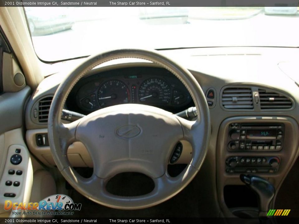 2001 Oldsmobile Intrigue GX Sandstone / Neutral Photo #8