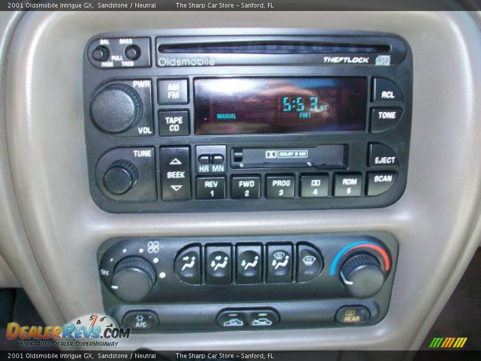 2001 Oldsmobile Intrigue GX Sandstone / Neutral Photo #13