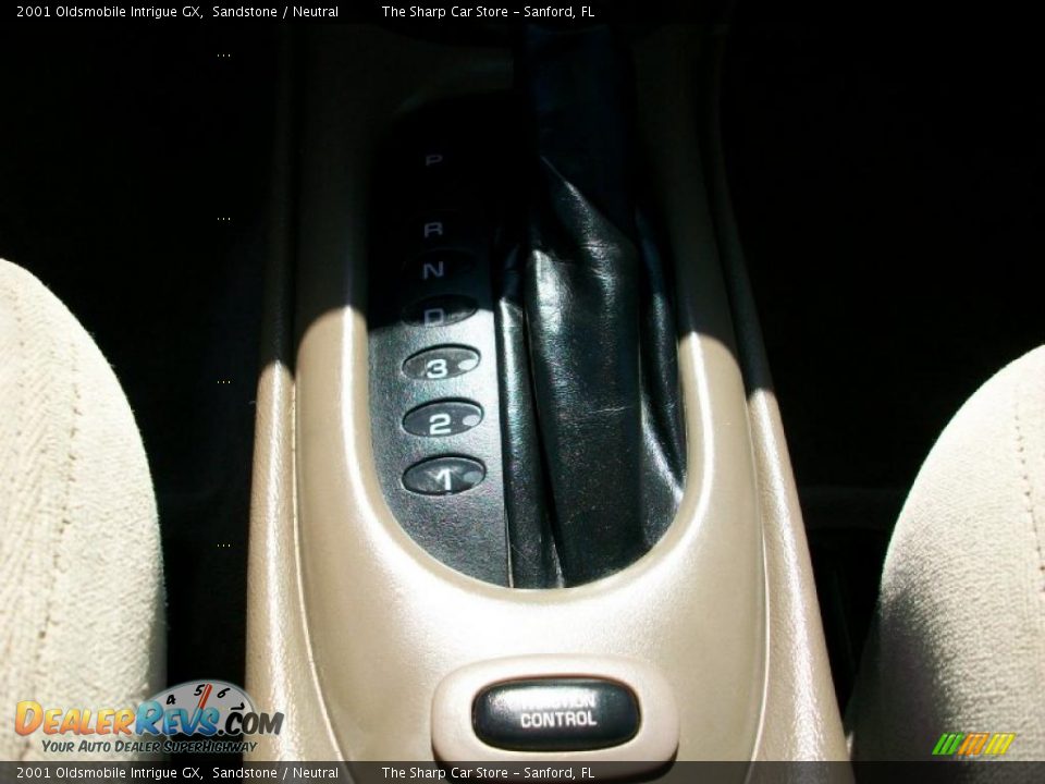 2001 Oldsmobile Intrigue GX Sandstone / Neutral Photo #14