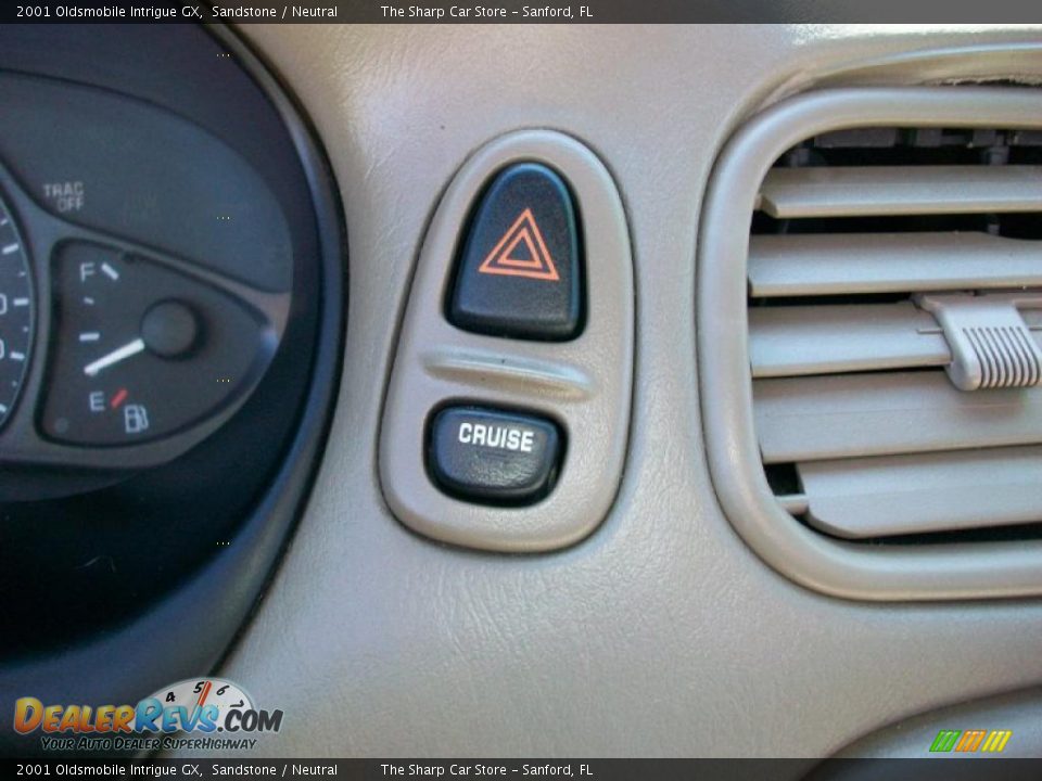 2001 Oldsmobile Intrigue GX Sandstone / Neutral Photo #16