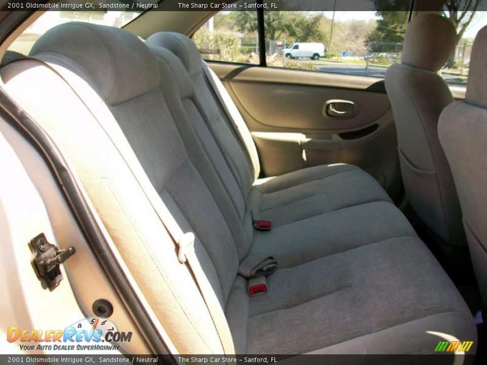 2001 Oldsmobile Intrigue GX Sandstone / Neutral Photo #21