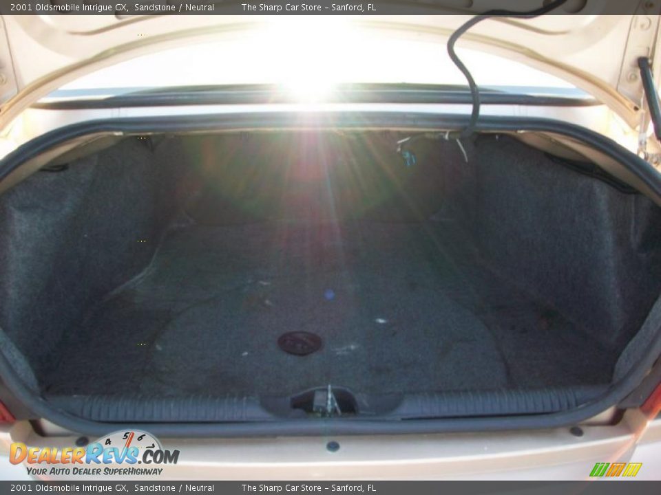 2001 Oldsmobile Intrigue GX Sandstone / Neutral Photo #23
