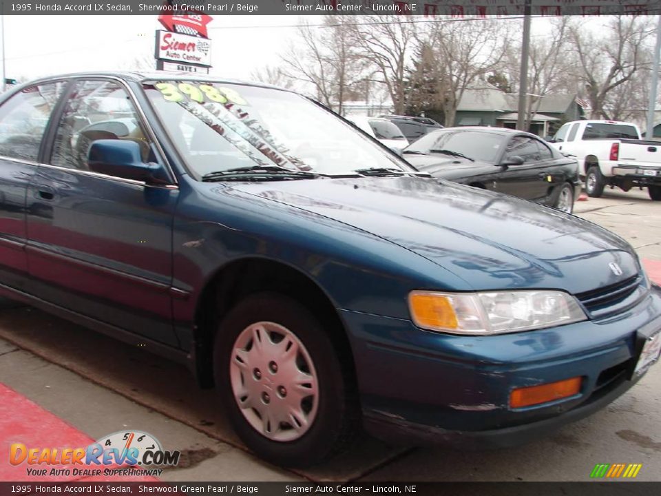 1995 Honda Accord LX Sedan Sherwood Green Pearl / Beige Photo #5