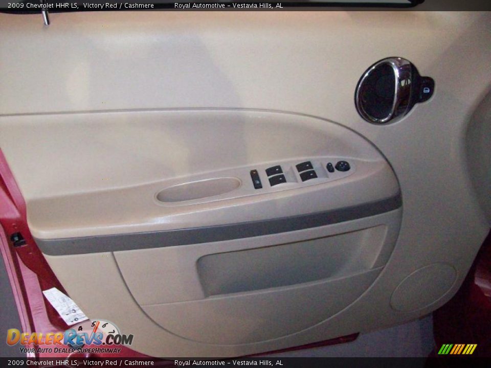 2009 Chevrolet HHR LS Victory Red / Cashmere Photo #11