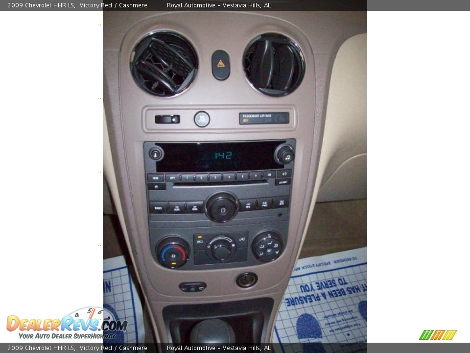 2009 Chevrolet HHR LS Victory Red / Cashmere Photo #16