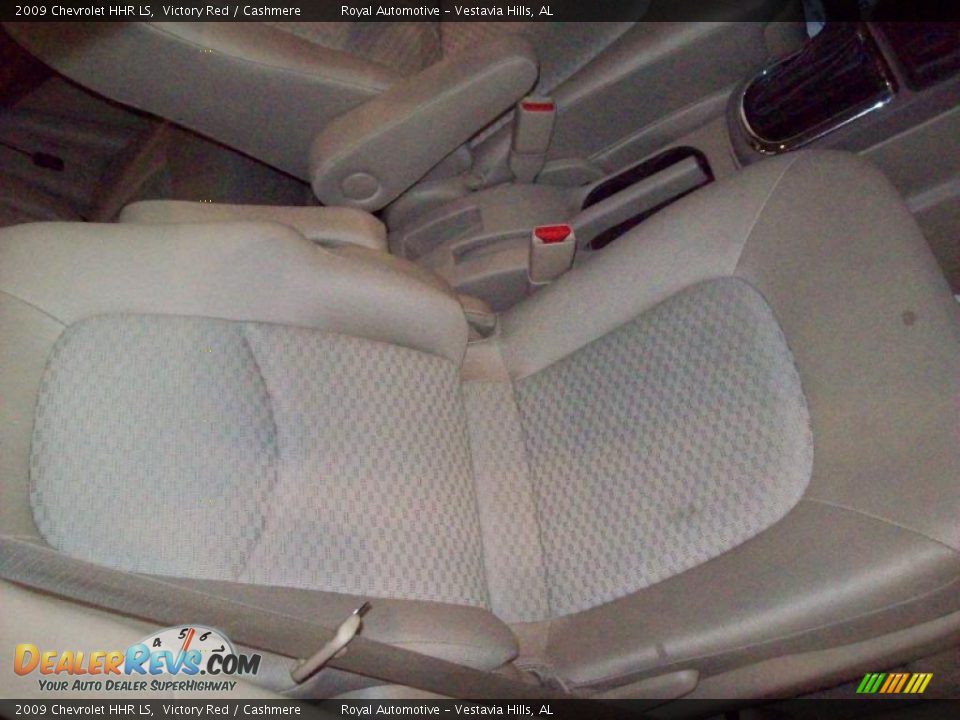 2009 Chevrolet HHR LS Victory Red / Cashmere Photo #27