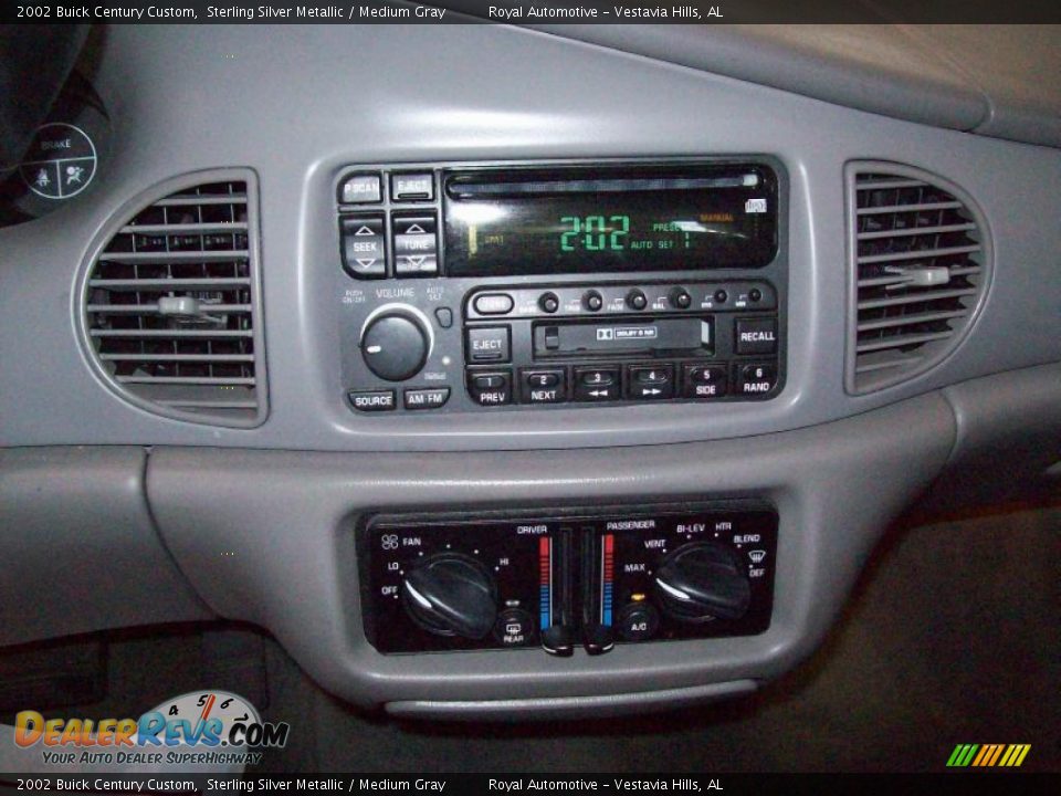 2002 Buick Century Custom Sterling Silver Metallic / Medium Gray Photo #16