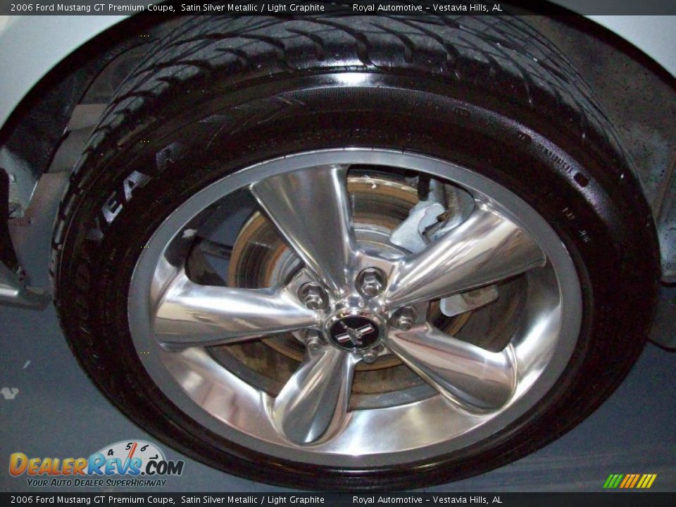 2006 Ford Mustang GT Premium Coupe Satin Silver Metallic / Light Graphite Photo #7