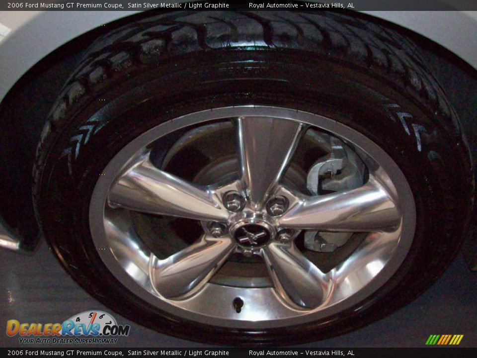 2006 Ford Mustang GT Premium Coupe Satin Silver Metallic / Light Graphite Photo #9
