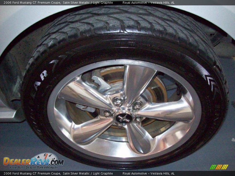 2006 Ford Mustang GT Premium Coupe Satin Silver Metallic / Light Graphite Photo #10