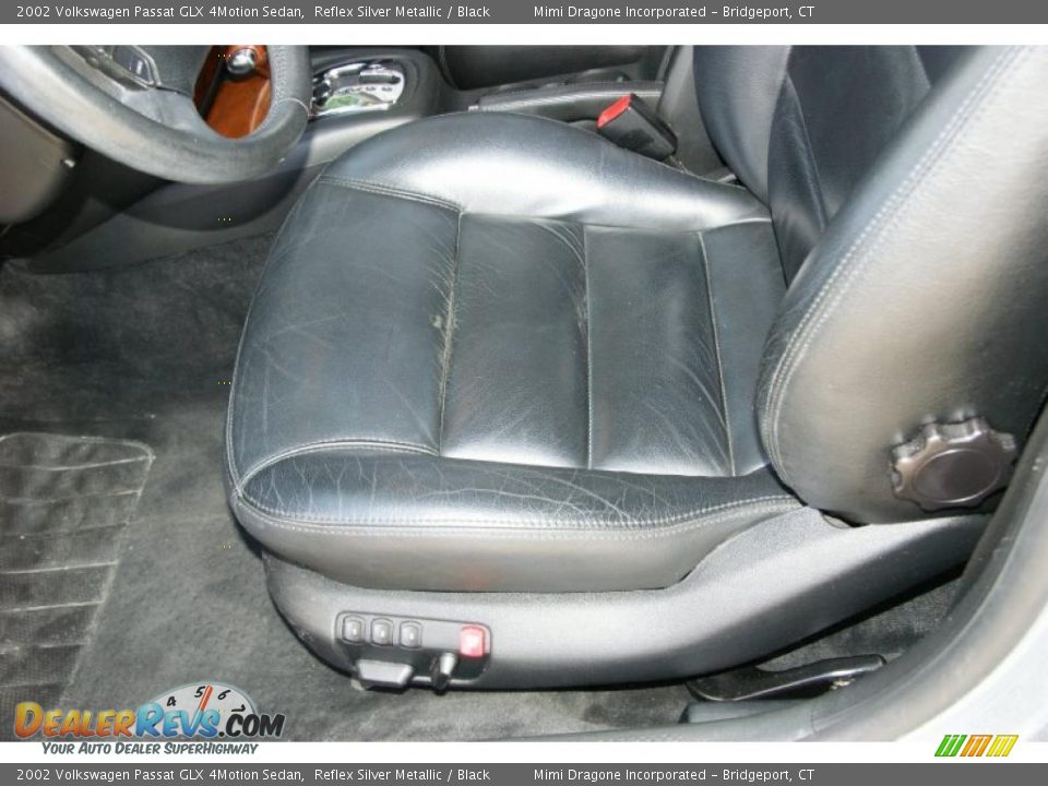2002 Volkswagen Passat GLX 4Motion Sedan Reflex Silver Metallic / Black Photo #10