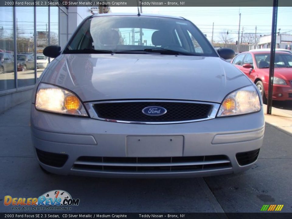 2003 Ford Focus SE 2.3 Sedan CD Silver Metallic / Medium Graphite Photo #2