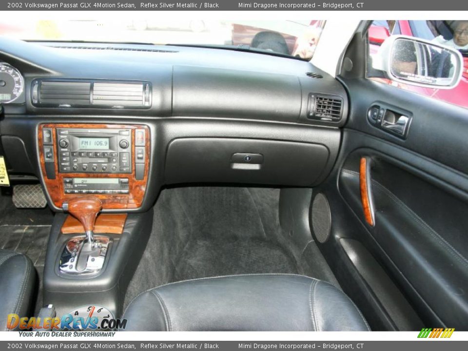 2002 Volkswagen Passat GLX 4Motion Sedan Reflex Silver Metallic / Black Photo #16