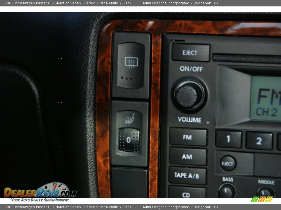 2002 Volkswagen Passat GLX 4Motion Sedan Reflex Silver Metallic / Black Photo #19