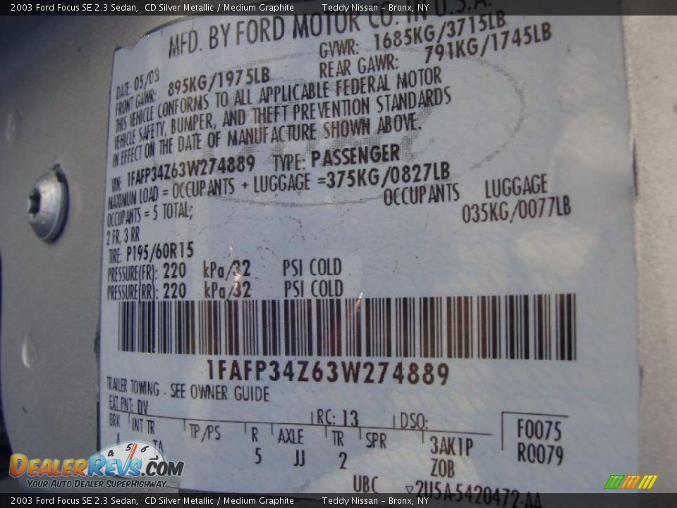2003 Ford Focus SE 2.3 Sedan CD Silver Metallic / Medium Graphite Photo #22
