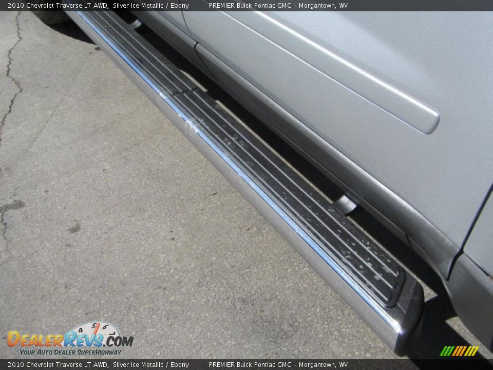 2010 Chevrolet Traverse LT AWD Silver Ice Metallic / Ebony Photo #15