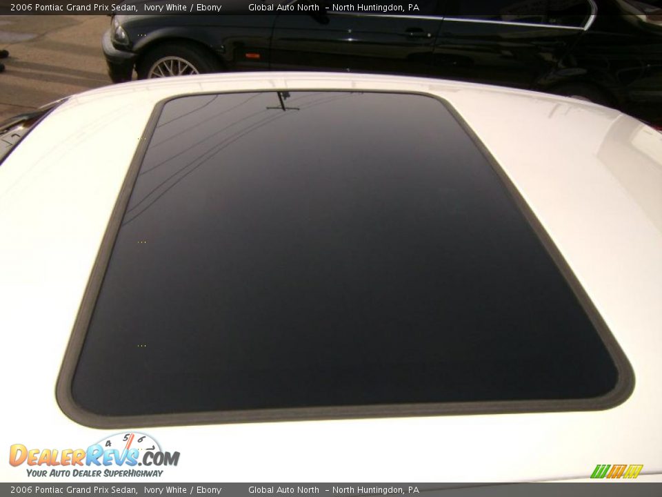 2006 Pontiac Grand Prix Sedan Ivory White / Ebony Photo #7