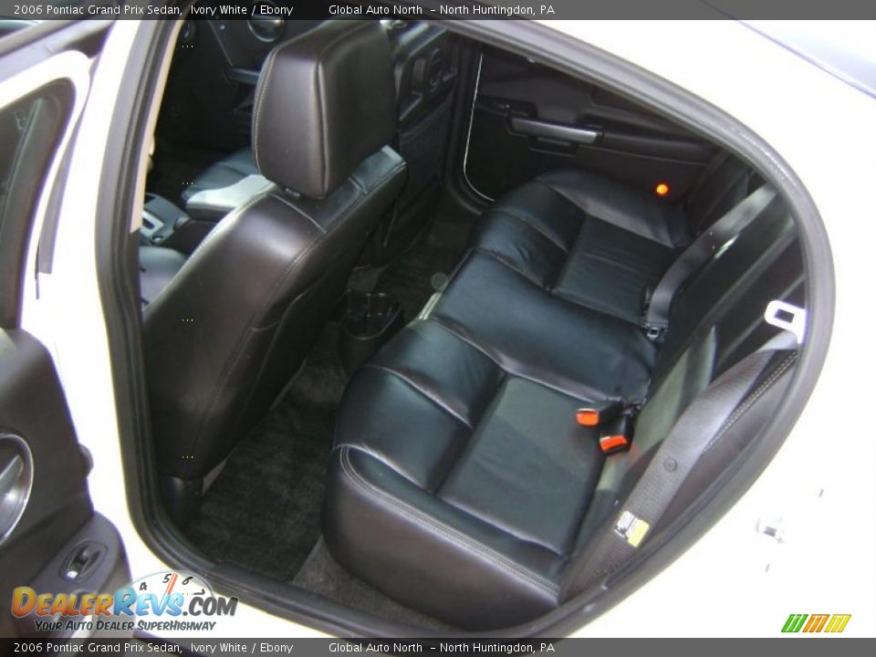 2006 Pontiac Grand Prix Sedan Ivory White / Ebony Photo #9