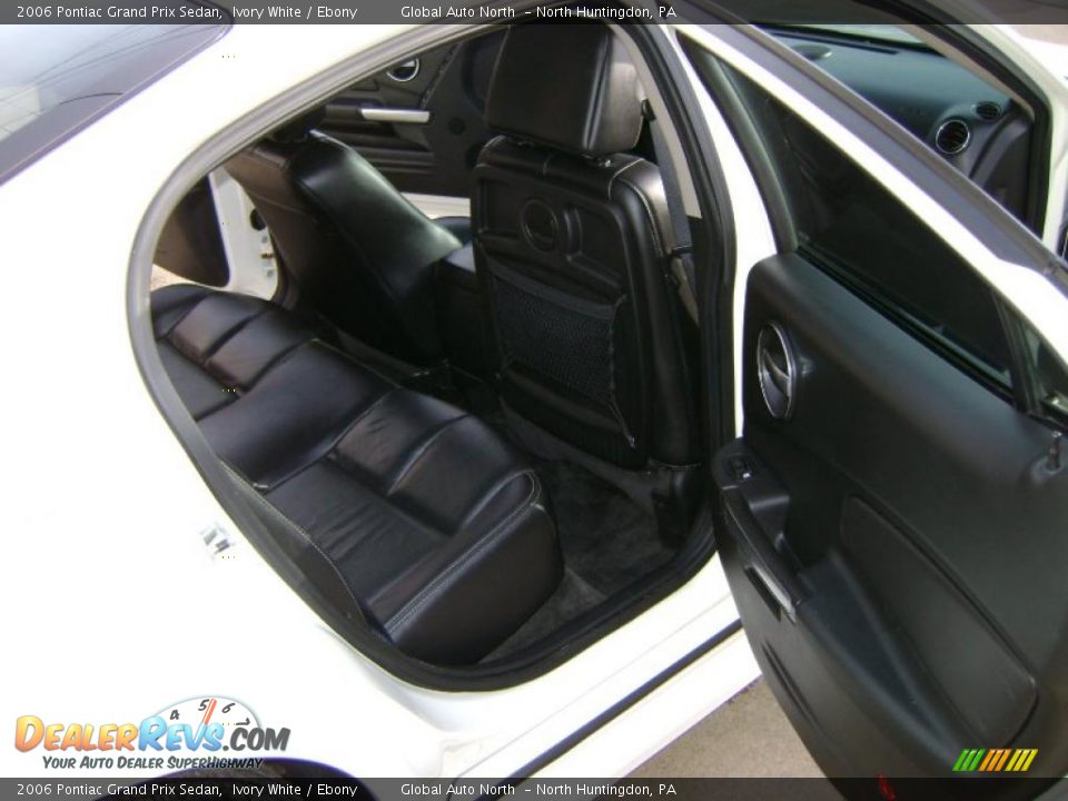 2006 Pontiac Grand Prix Sedan Ivory White / Ebony Photo #11