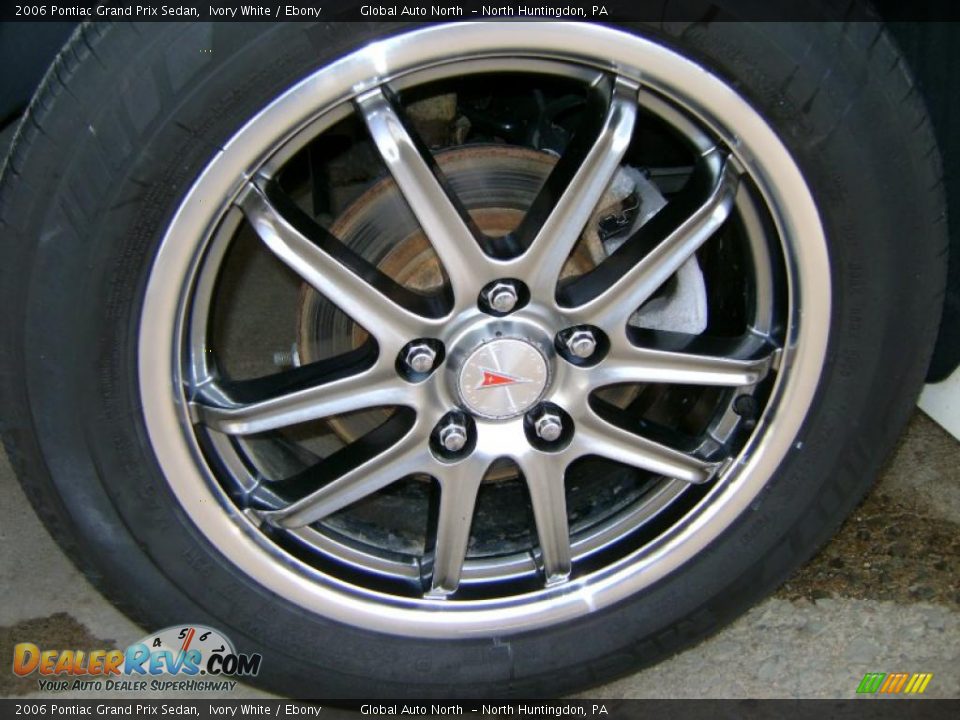 2006 Pontiac Grand Prix Sedan Ivory White / Ebony Photo #12