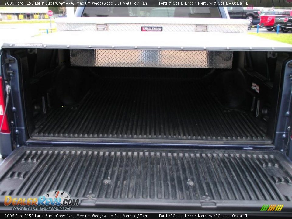 2006 Ford F150 Lariat SuperCrew 4x4 Medium Wedgewood Blue Metallic / Tan Photo #25