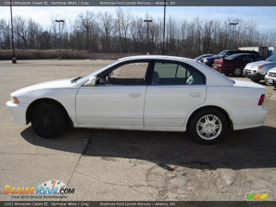 2001 Mitsubishi Galant ES Northstar White / Gray Photo #2