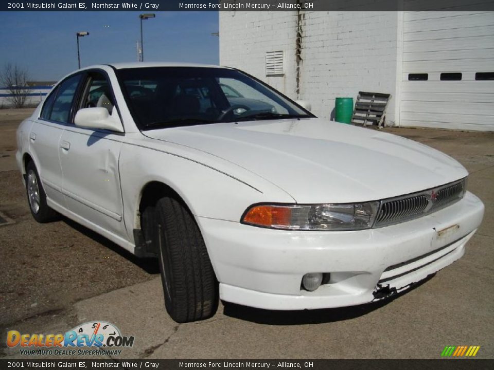 2001 Mitsubishi Galant ES Northstar White / Gray Photo #7