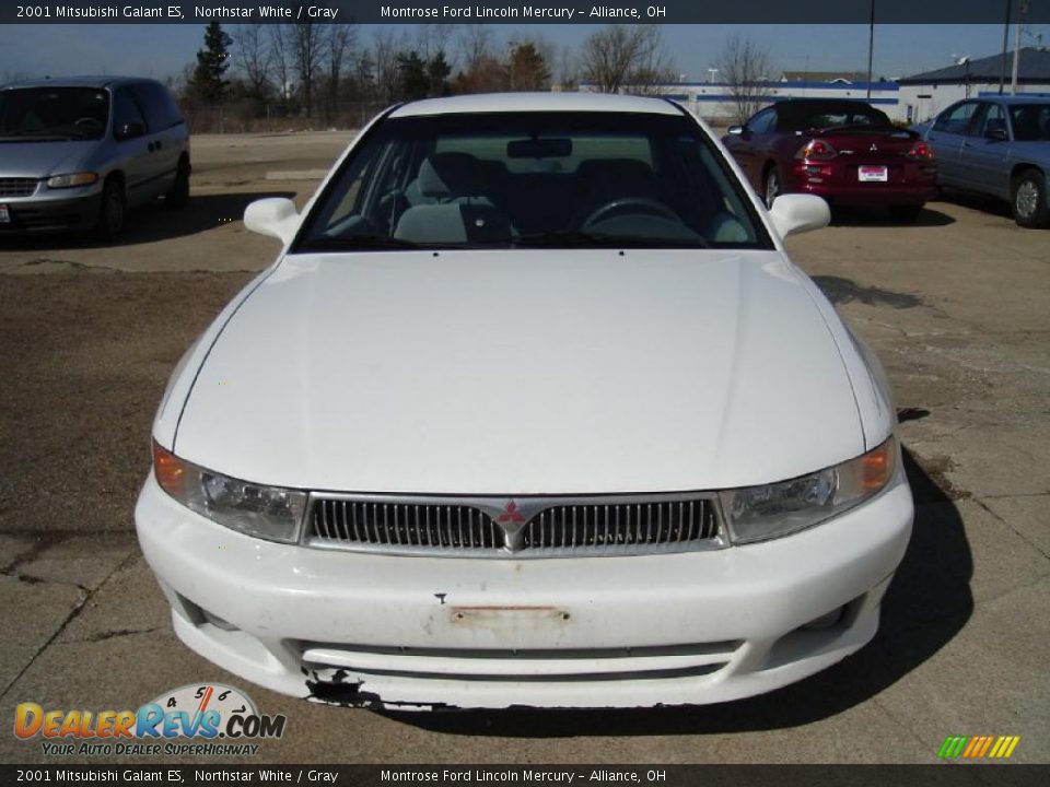 2001 Mitsubishi Galant ES Northstar White / Gray Photo #8