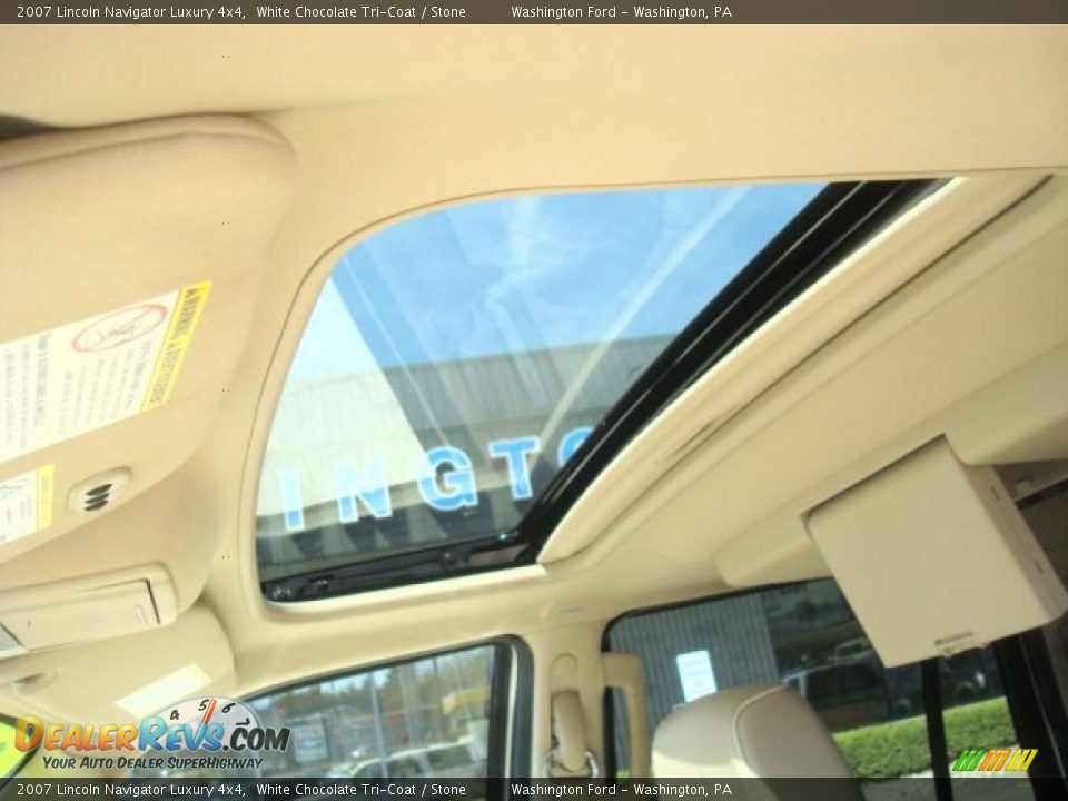 2007 Lincoln Navigator Luxury 4x4 White Chocolate Tri-Coat / Stone Photo #8