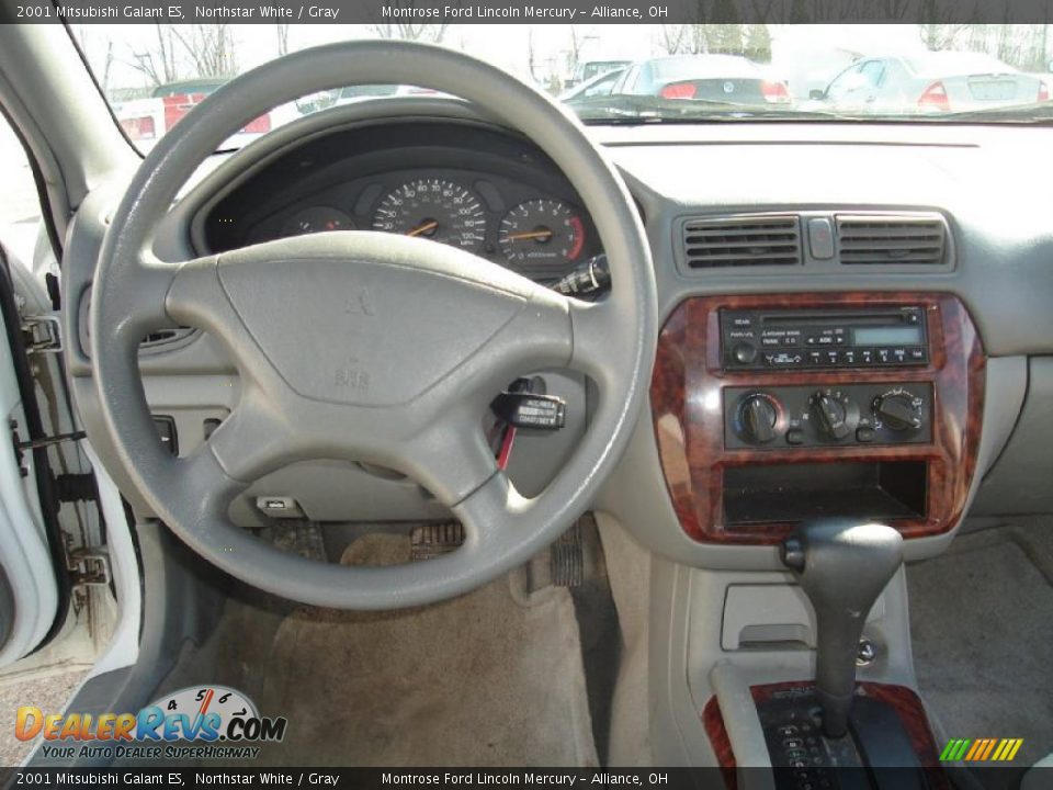 2001 Mitsubishi Galant ES Northstar White / Gray Photo #16
