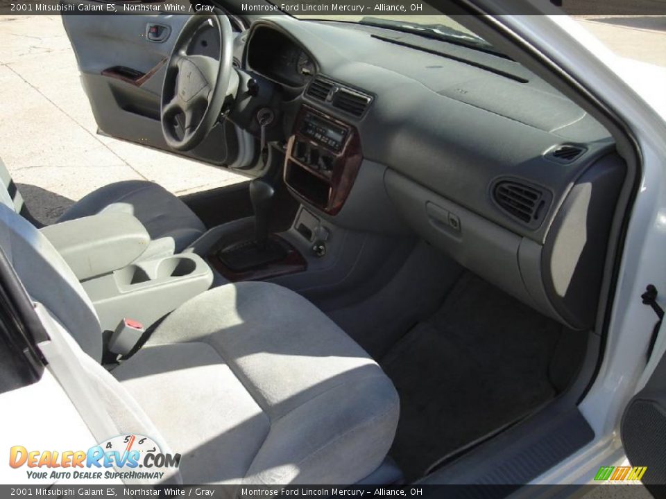 2001 Mitsubishi Galant ES Northstar White / Gray Photo #19