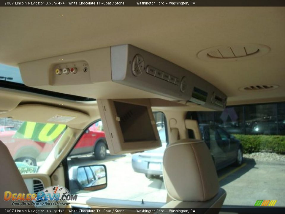 2007 Lincoln Navigator Luxury 4x4 White Chocolate Tri-Coat / Stone Photo #15