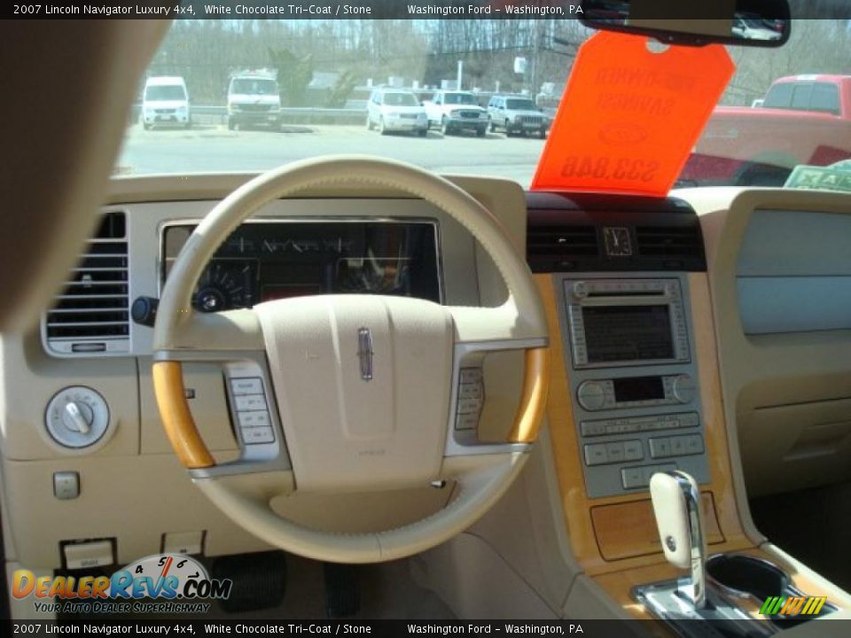 2007 Lincoln Navigator Luxury 4x4 White Chocolate Tri-Coat / Stone Photo #16