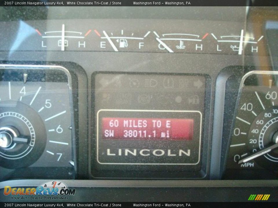 2007 Lincoln Navigator Luxury 4x4 White Chocolate Tri-Coat / Stone Photo #20