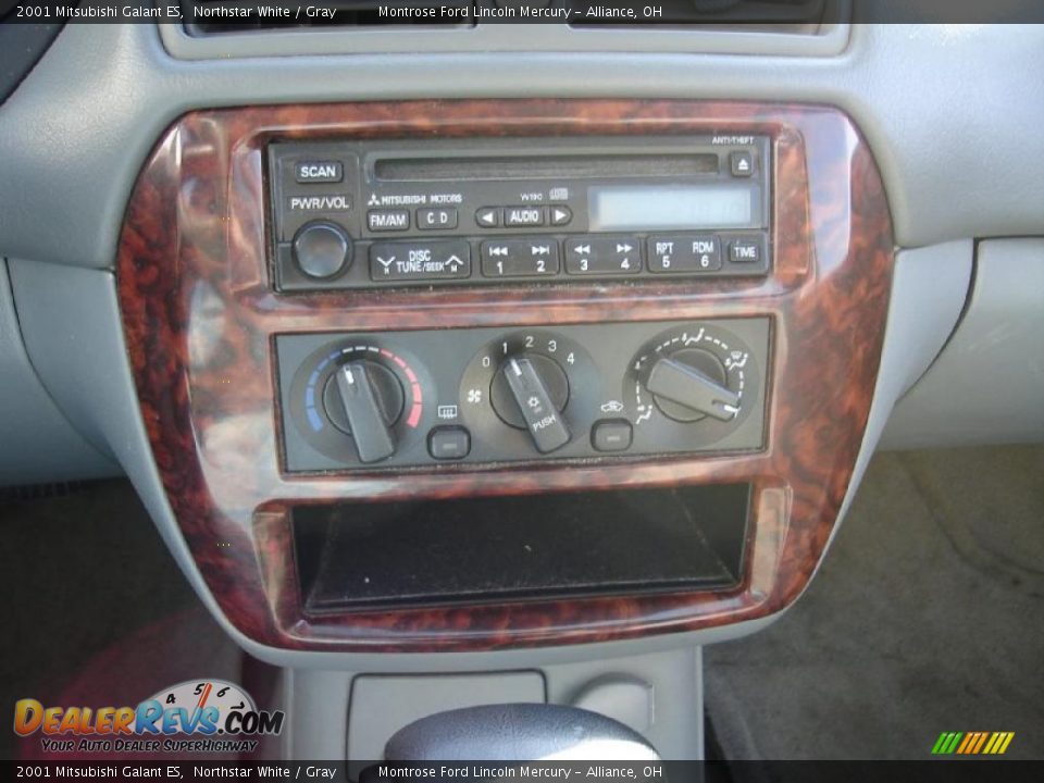 2001 Mitsubishi Galant ES Northstar White / Gray Photo #27