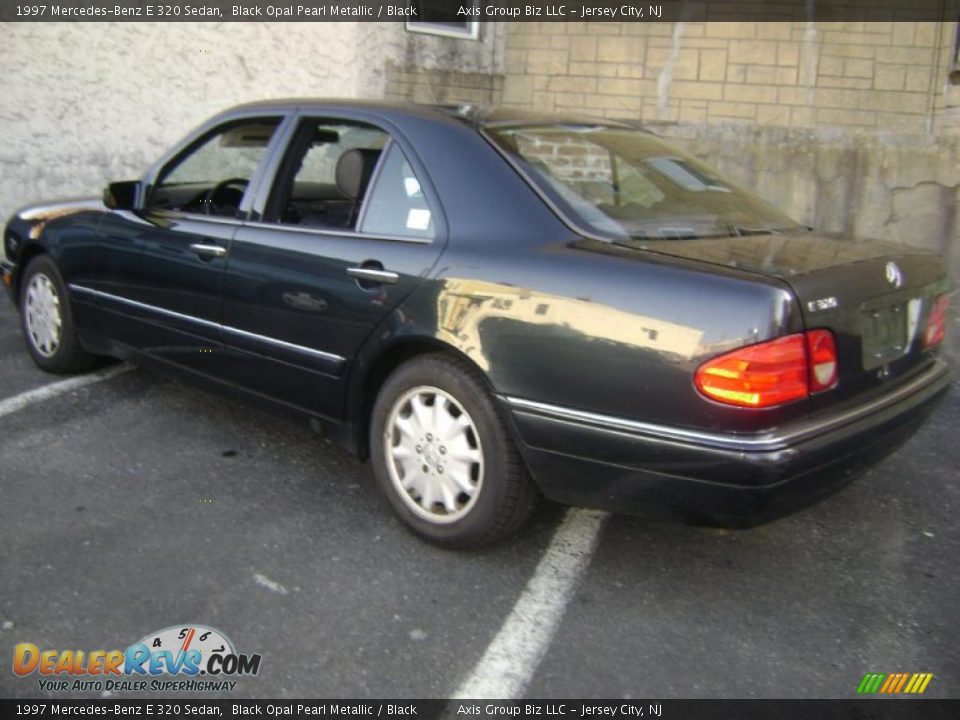 1997 Mercedes-Benz E 320 Sedan Black Opal Pearl Metallic / Black Photo #4
